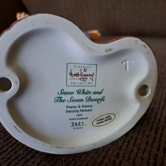 WDCC  Disney Snow White Dopey & Sneezy Dance Partners 1999 limited edition - Picture 4 of 4